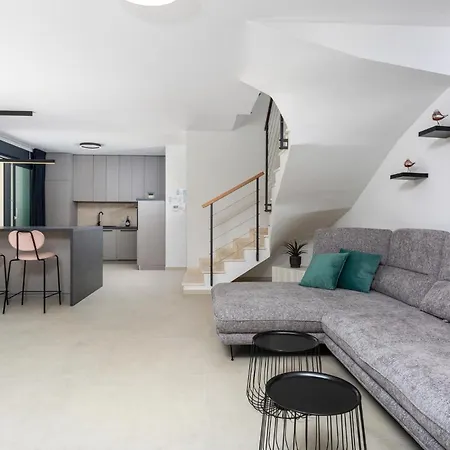 Prázdninový dům Luxurious In Linardići