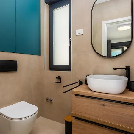 Luxurious In * Linardici