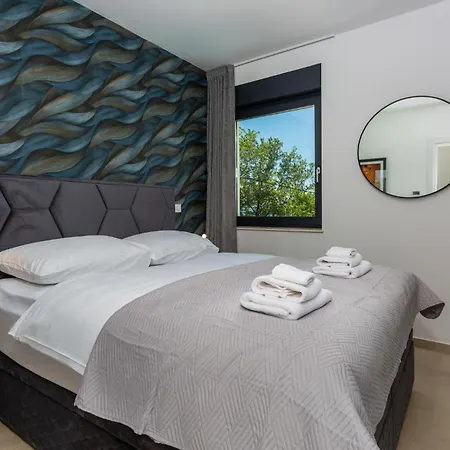Luxurious In Linardići